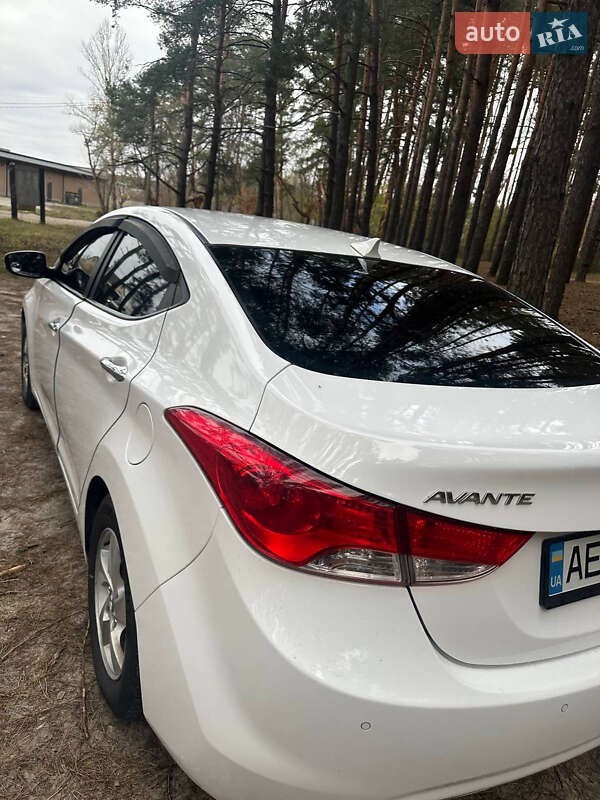 Седан Hyundai Avante 2013 в Киеве