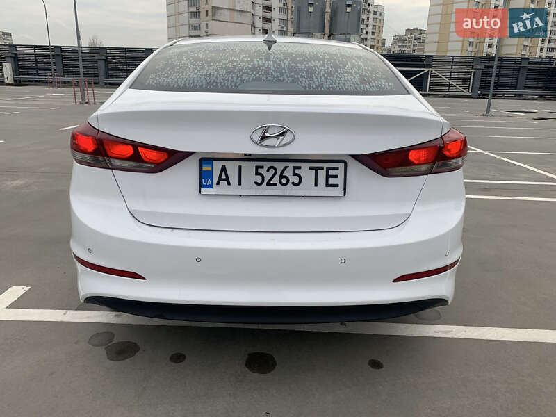 Седан Hyundai Avante 2017 в Киеве