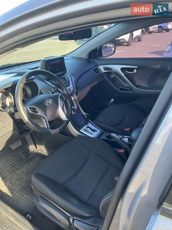 Седан Hyundai Avante 2012 в Киеве