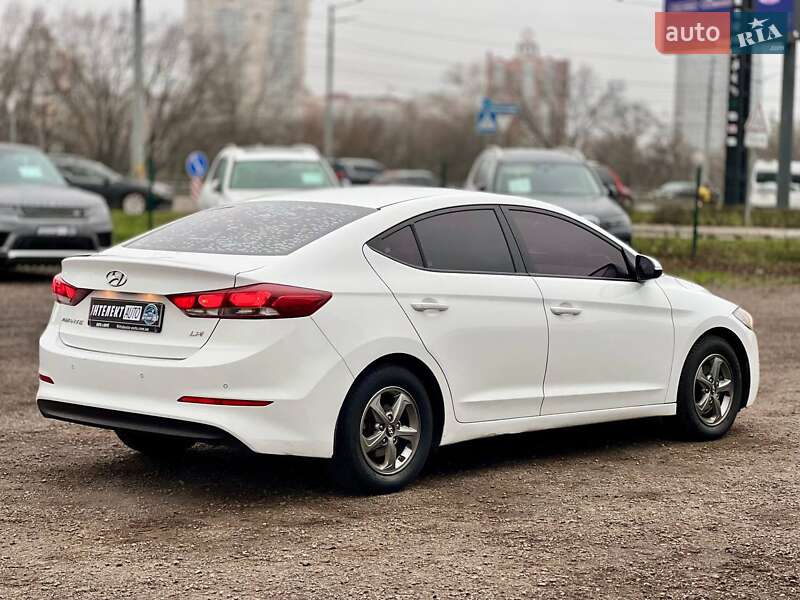 Седан Hyundai Avante 2015 в Києві фото 5 Седан Hyundai Avante 2015 в Києві