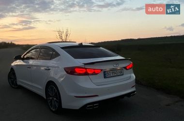 Седан Hyundai Avante 2015 в Тернополі