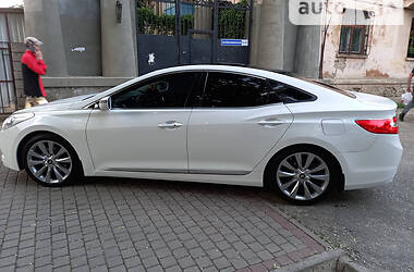 Седан Hyundai Azera 2013 в Одессе