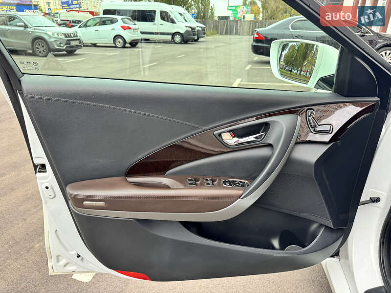 Седан Hyundai Azera 2014 в Києві