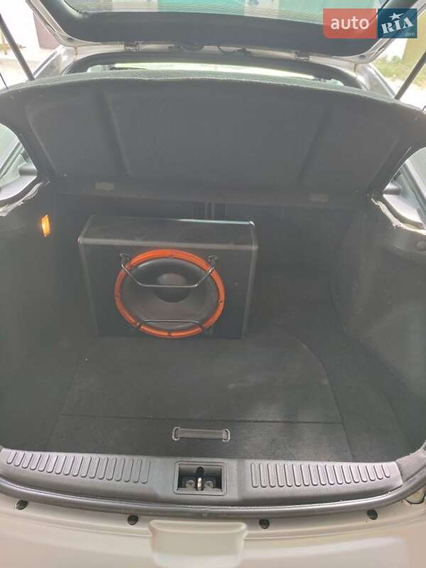 Купе Hyundai Coupe 2002 в Ракитном