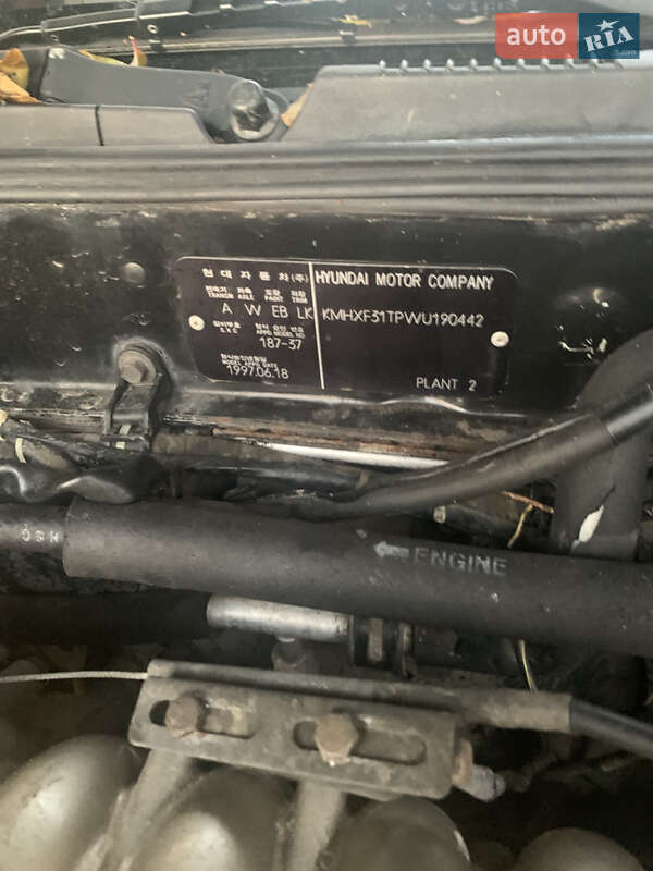 Седан Hyundai Dynasty 1998 в Тячеве