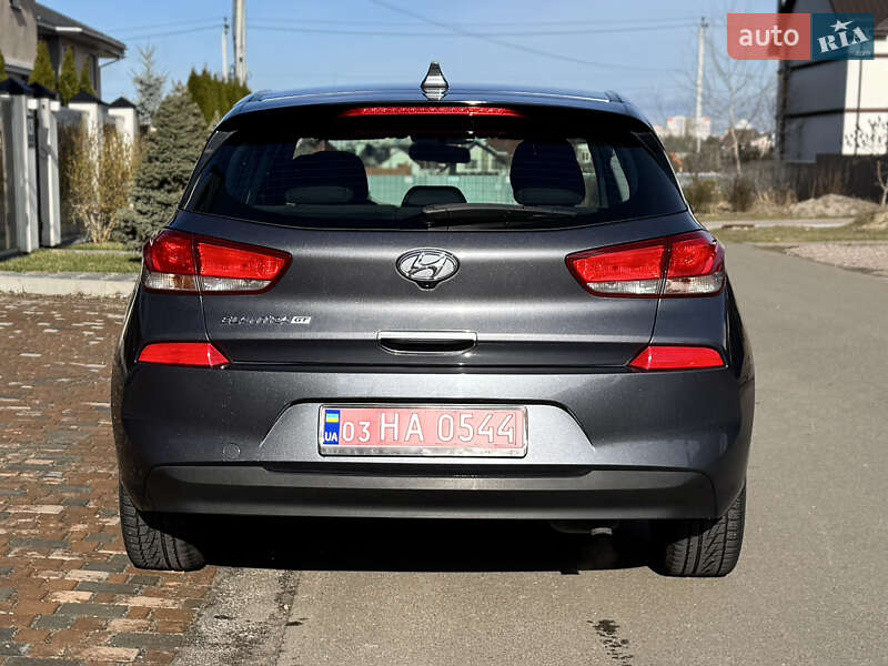 Хэтчбек Hyundai Elantra GT 2017 в Киеве