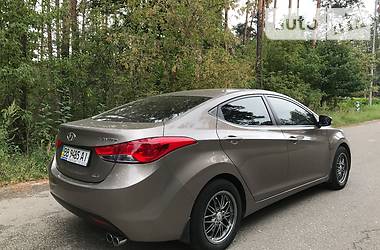 Седан Hyundai Elantra 2012 в Киеве