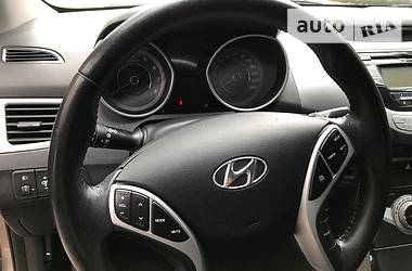 Седан Hyundai Elantra 2012 в Киеве