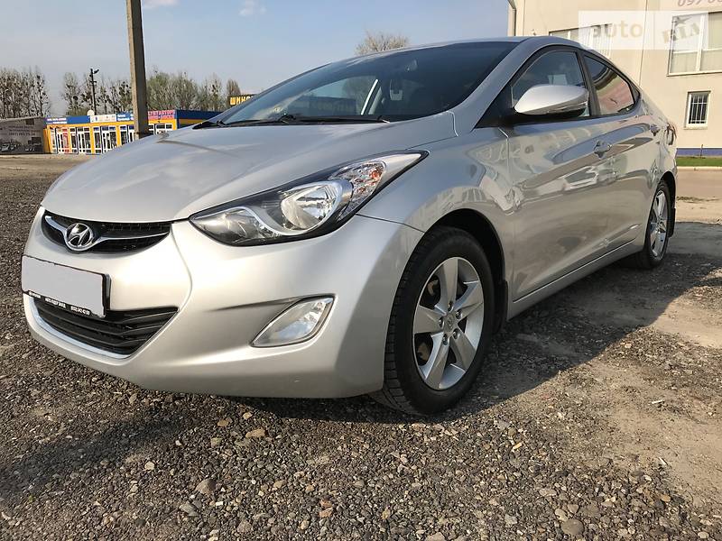 Hyundai Elantra 2012 года