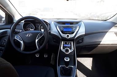 Седан Hyundai Elantra 2012 в Киеве