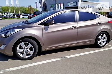 Седан Hyundai Elantra 2012 в Киеве