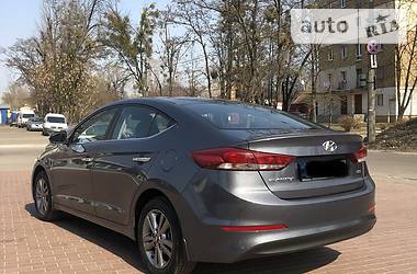 Седан Hyundai Elantra 2016 в Киеве