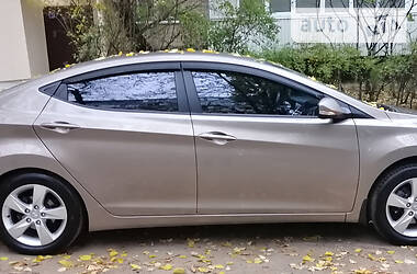 Седан Hyundai Elantra 2012 в Киеве