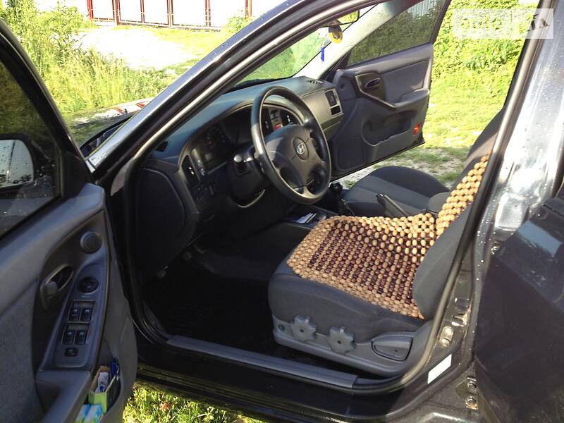 Седан Hyundai Elantra 2010 в Тернополе
