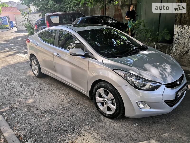 Седан Hyundai Elantra 2012 в 