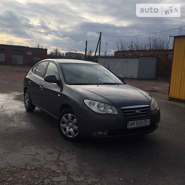Седан Hyundai Elantra 2008 в Черняхові