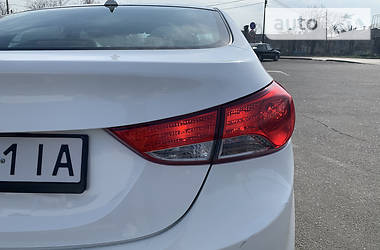 Седан Hyundai Elantra 2012 в 