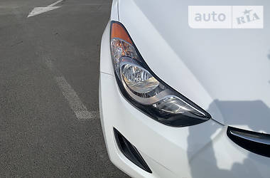 Седан Hyundai Elantra 2012 в 