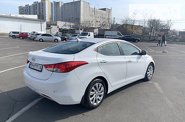 Седан Hyundai Elantra 2012 в 