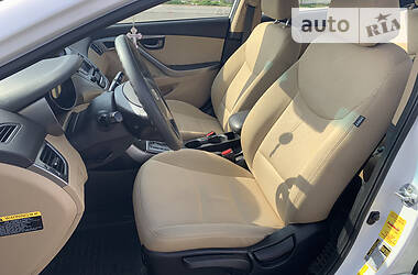 Седан Hyundai Elantra 2012 в 