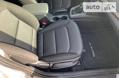 Седан Hyundai Elantra 2016 в 