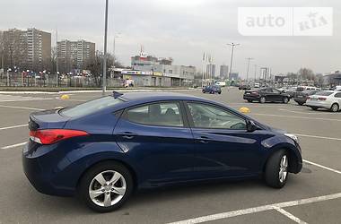 Седан Hyundai Elantra 2012 в Киеве