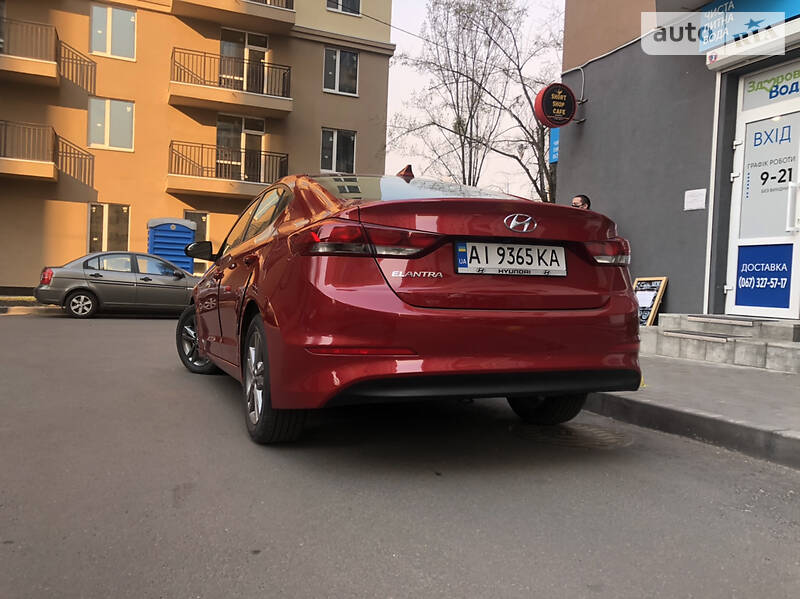 Седан Hyundai Elantra 2016 в Киеве
