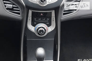 Седан Hyundai Elantra 2012 в 