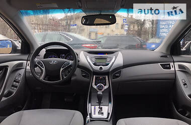 Седан Hyundai Elantra 2012 в 