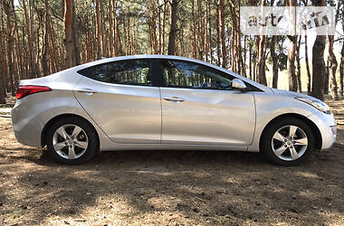 Седан Hyundai Elantra 2012 в 