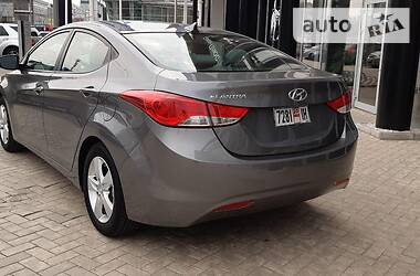 Седан Hyundai Elantra 2013 в 