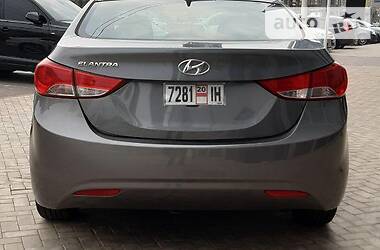 Седан Hyundai Elantra 2013 в 