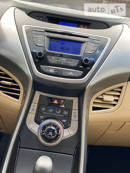 Седан Hyundai Elantra 2012 в Вінниці