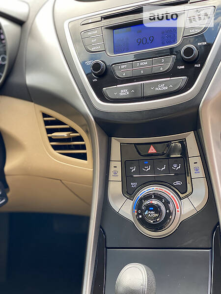 Седан Hyundai Elantra 2012 в Вінниці
