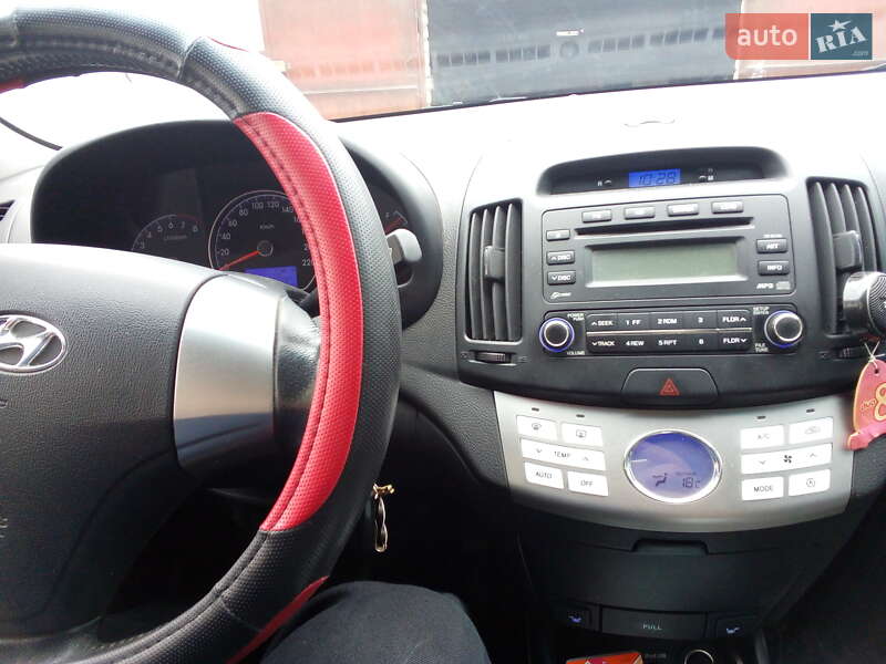 Седан Hyundai Elantra 2011 в Харкові