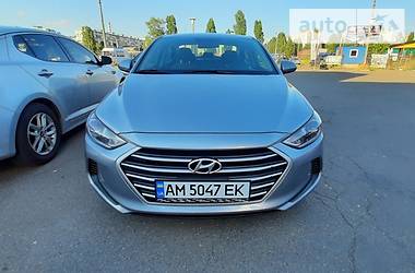 Седан Hyundai Elantra 2017 в 