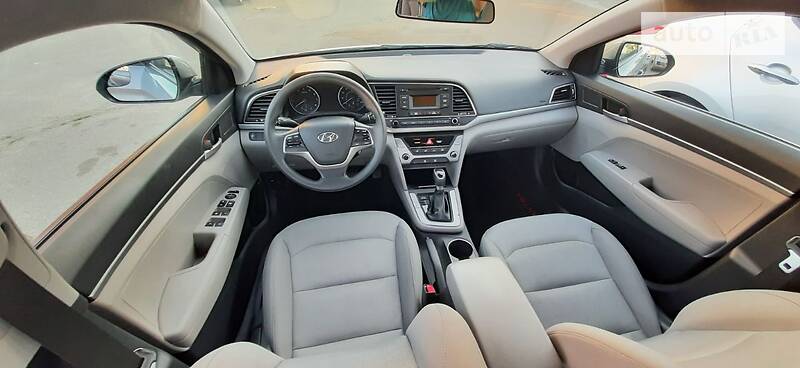 Седан Hyundai Elantra 2017 в Києві