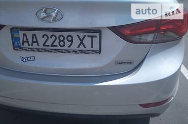 Седан Hyundai Elantra 2014 в Киеве