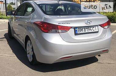 Седан Hyundai Elantra 2012 в Сумах