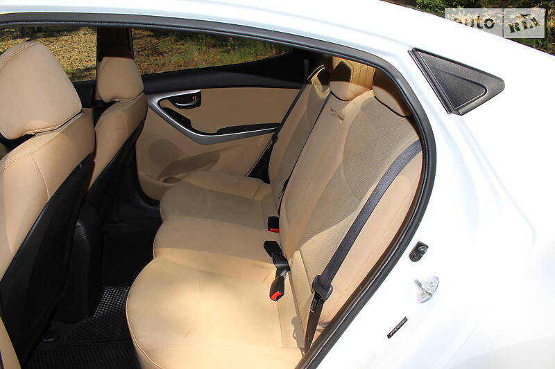 Седан Hyundai Elantra 2013 в Києві