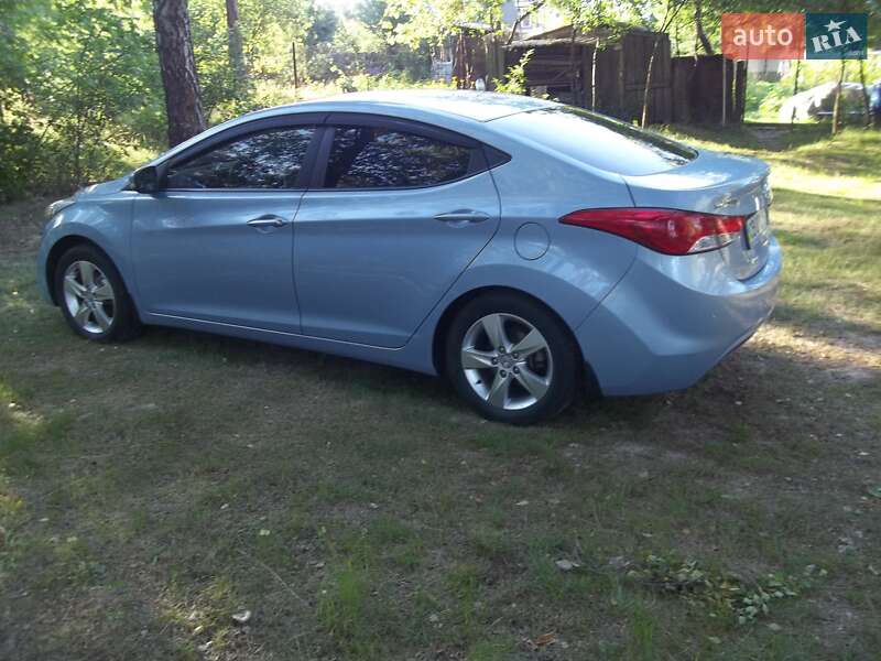 Седан Hyundai Elantra 2012 в Чернигове
