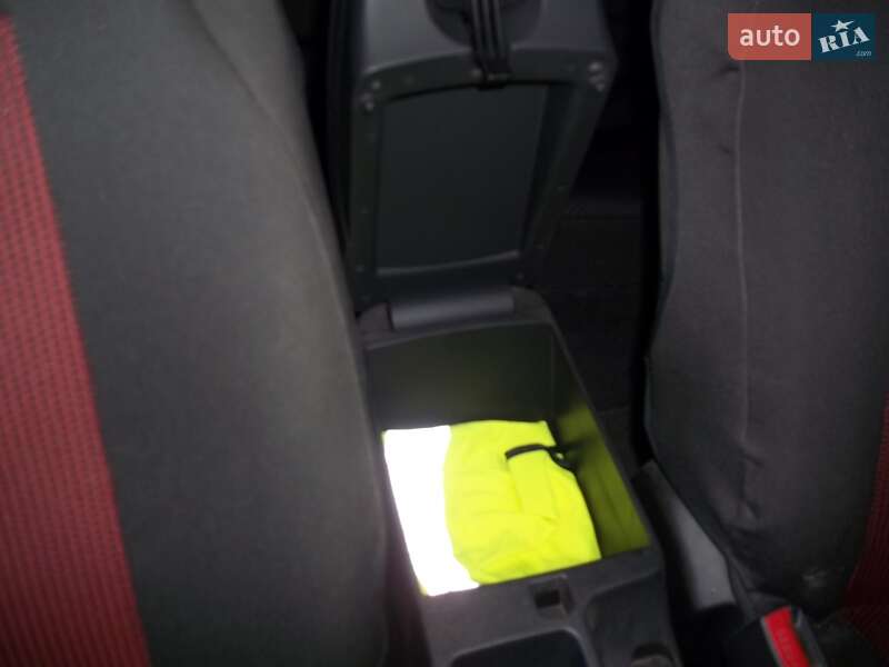 Седан Hyundai Elantra 2012 в Чернигове