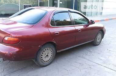 Седан Hyundai Elantra 1995 в Чорноморську