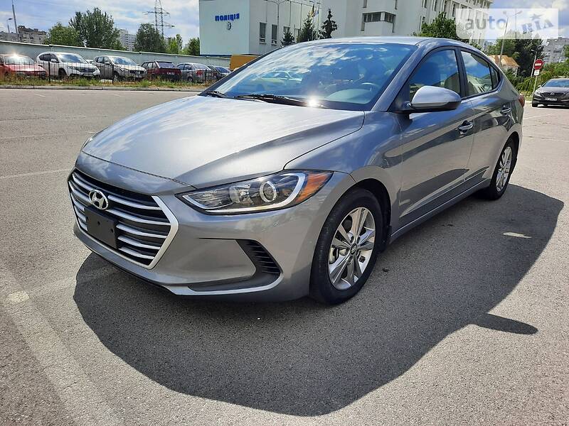 Седан Hyundai Elantra 2017 в Киеве