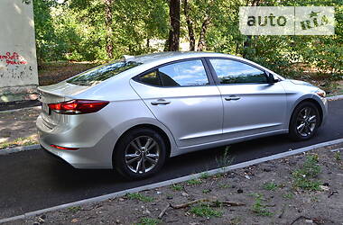 Седан Hyundai Elantra 2016 в Киеве