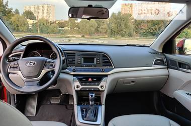 Седан Hyundai Elantra 2017 в Киеве