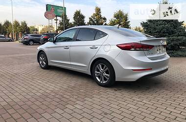 Седан Hyundai Elantra 2016 в Киеве