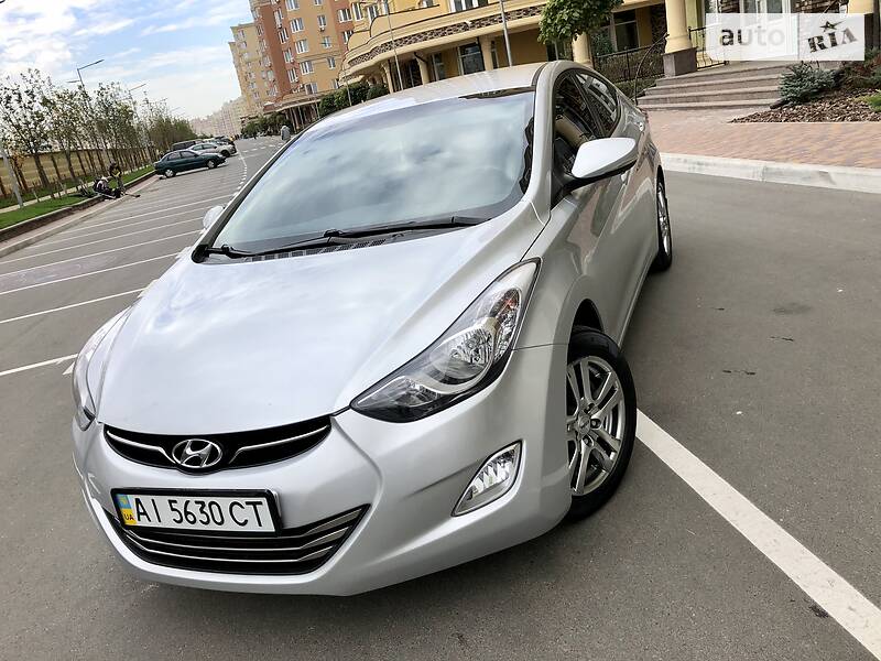 Седан Hyundai Elantra 2011 в Киеве