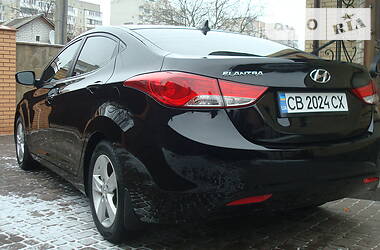 Седан Hyundai Elantra 2011 в Чернигове