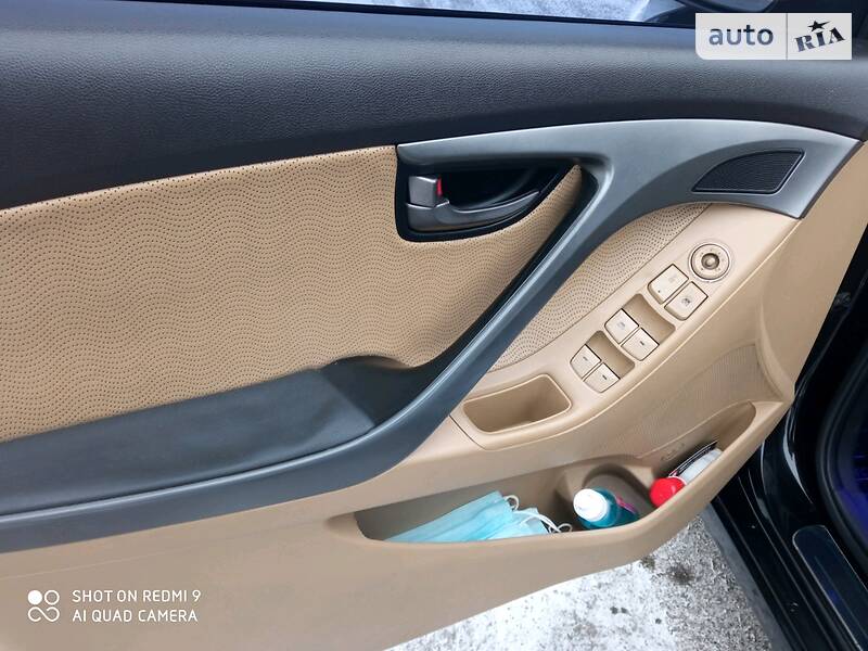 Седан Hyundai Elantra 2012 в Василькове